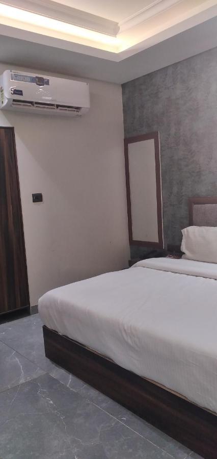 Hotel The Midnight By Wb Inn Agra (Uttar Pradesh) Exterior foto