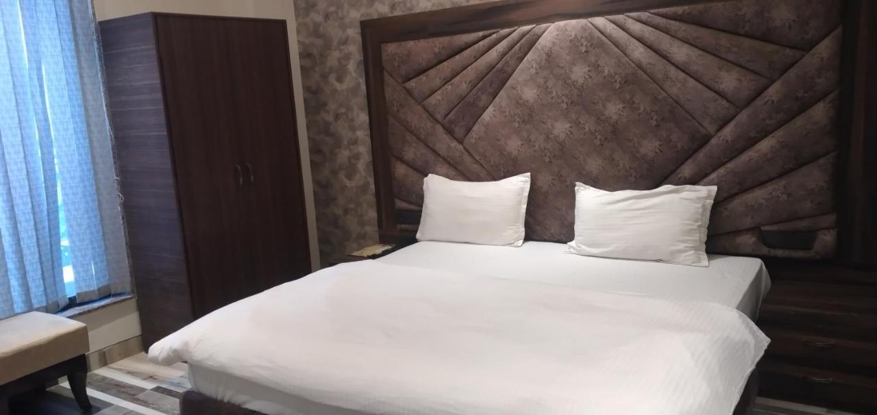 Hotel The Midnight By Wb Inn Agra (Uttar Pradesh) Exterior foto